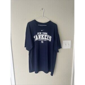 Nike Extra Large New York Yankees Loose Fit T-shirt